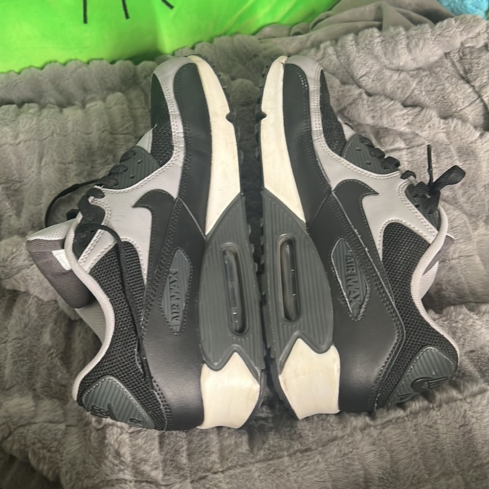 Nike Mens Air Max 90 Essential - Picture 8 of 9
